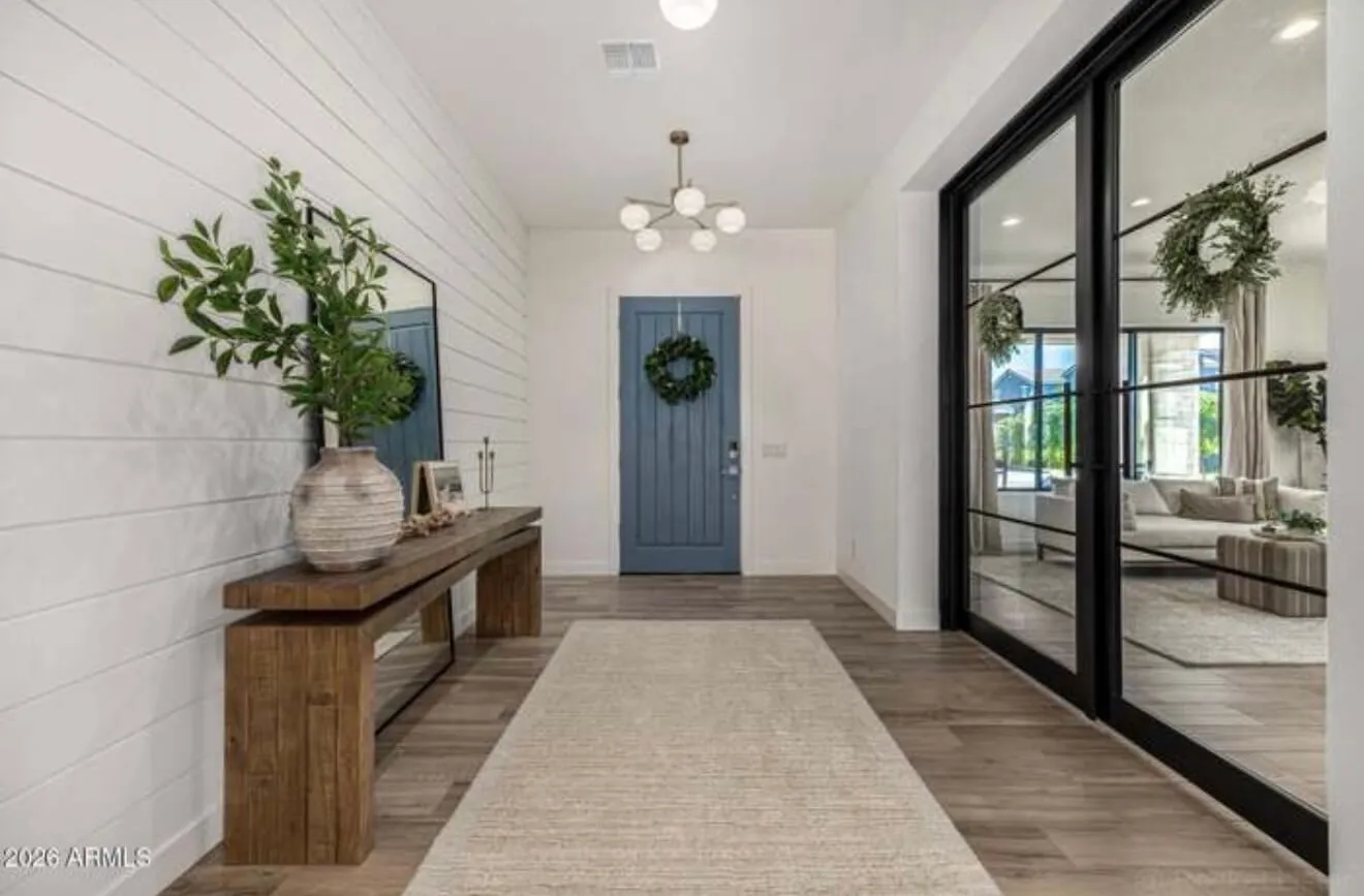 Clean entryway after residential cleaning